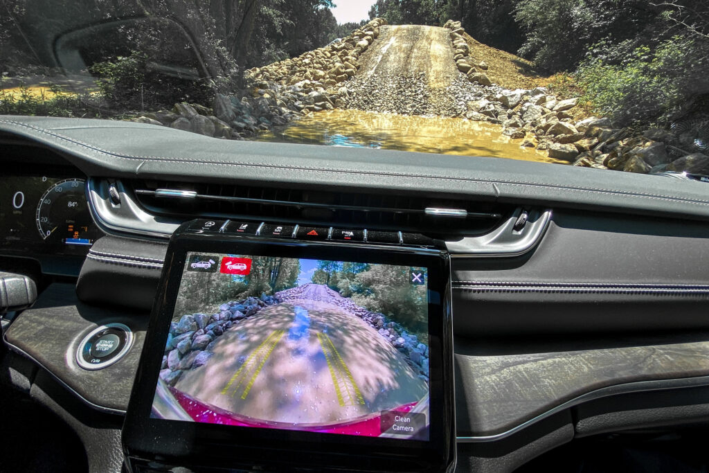 Jeep Grand Cherokee L Dash Navigation