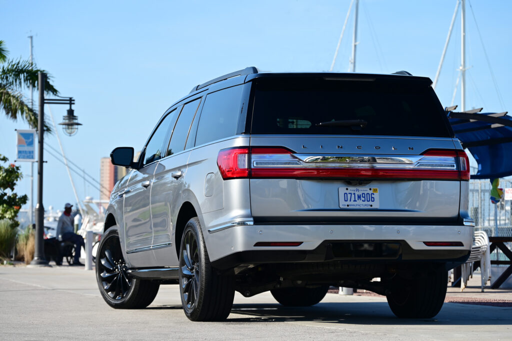 Lincoln Navigator rear