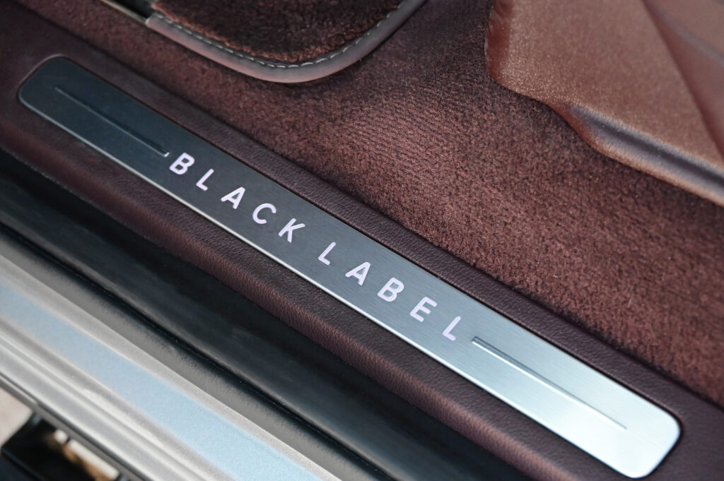 black label badge