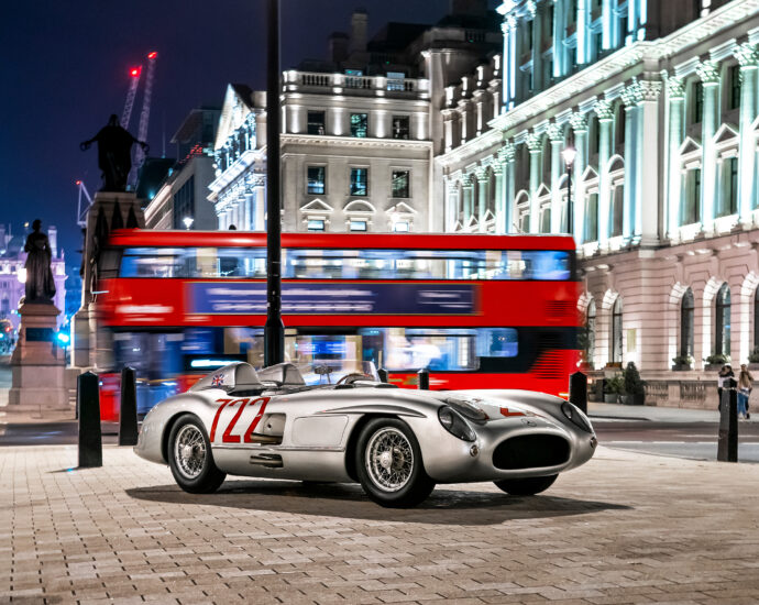 Mercedes-Benz 300 SLR