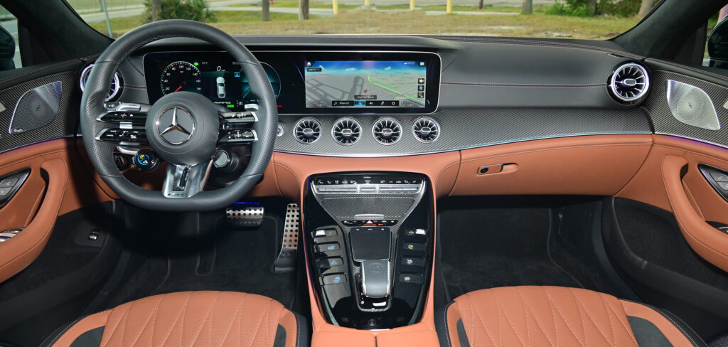 GT 53 Dashboard Mercedes