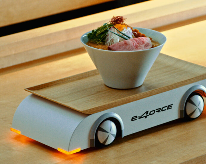 Rolling ramen noodles