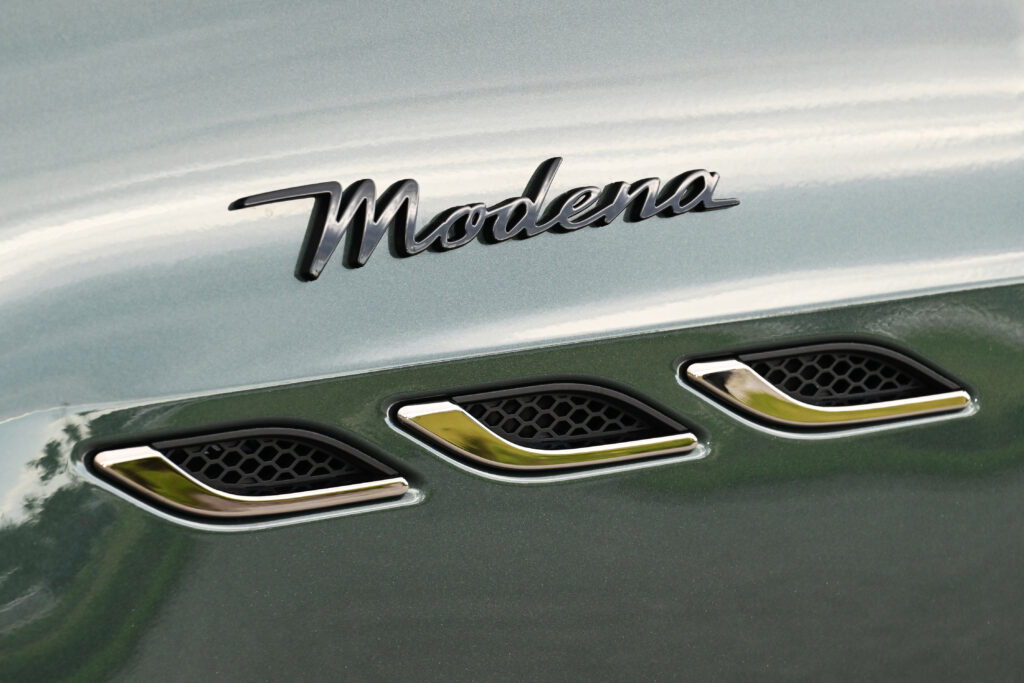 Modena Script