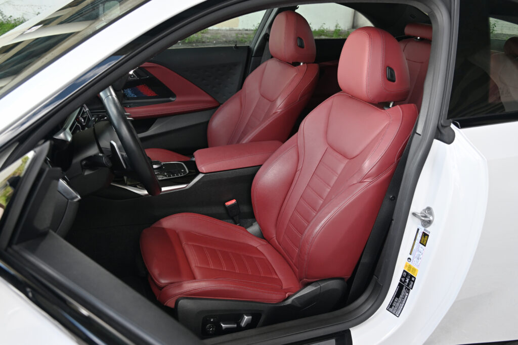 Front seats M240i