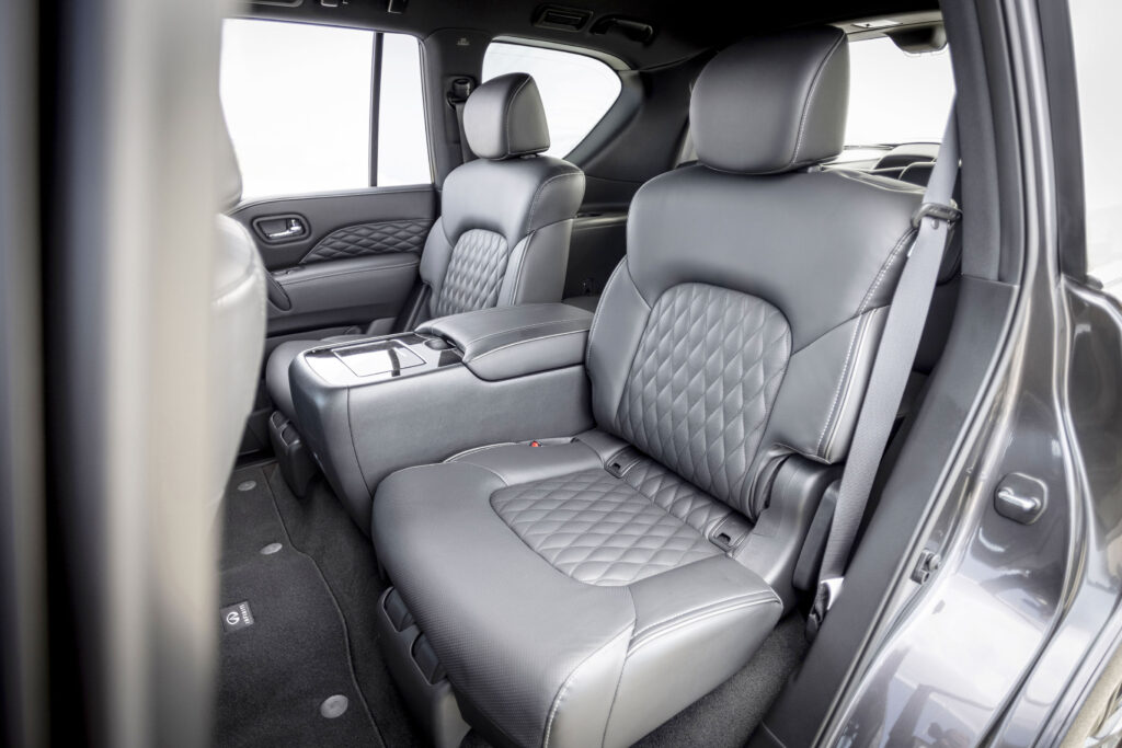 Infiniti QX80 Rear seat