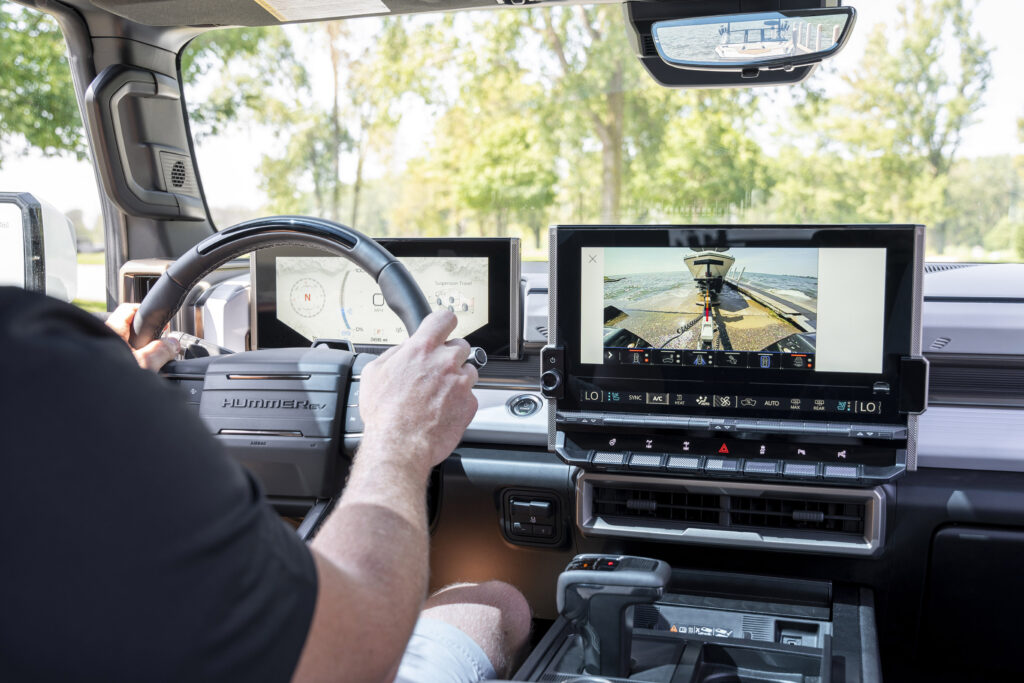 Hummer towing camera