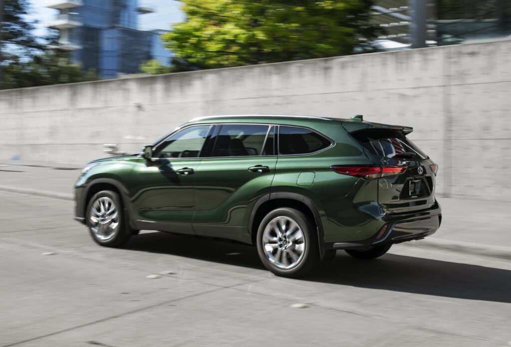 Highlander drives away