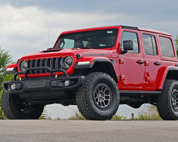 Jeep Pubicon hero