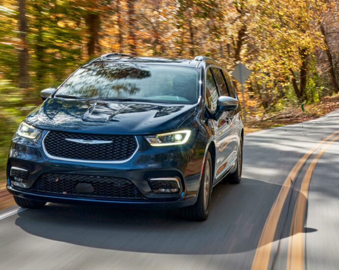 Road tripping in Pacifica Hybrid