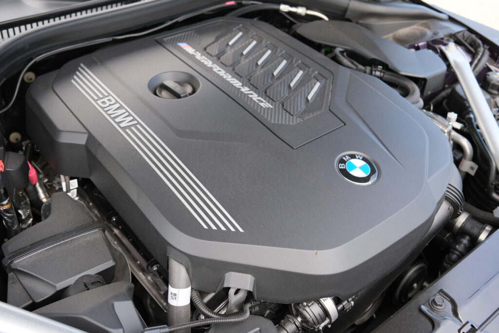 BMW Z4 straight six engine