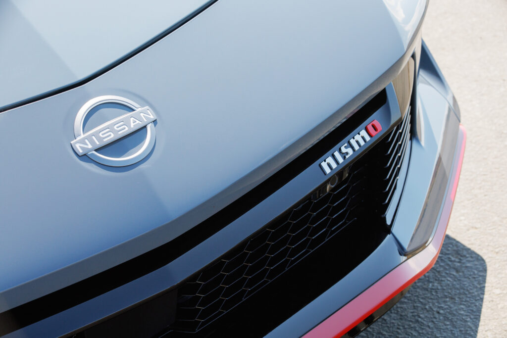 Grand Nose Nissan Z Nismo