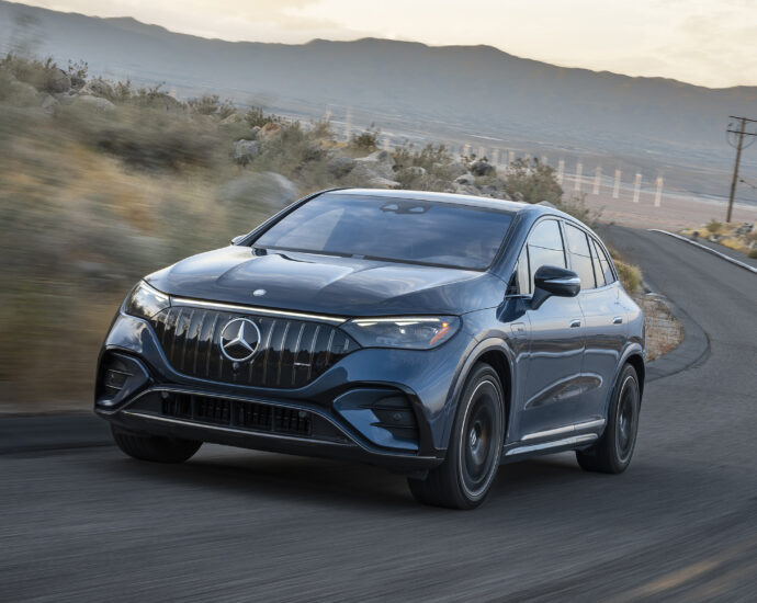 Mercedes-AMG EQE SUV