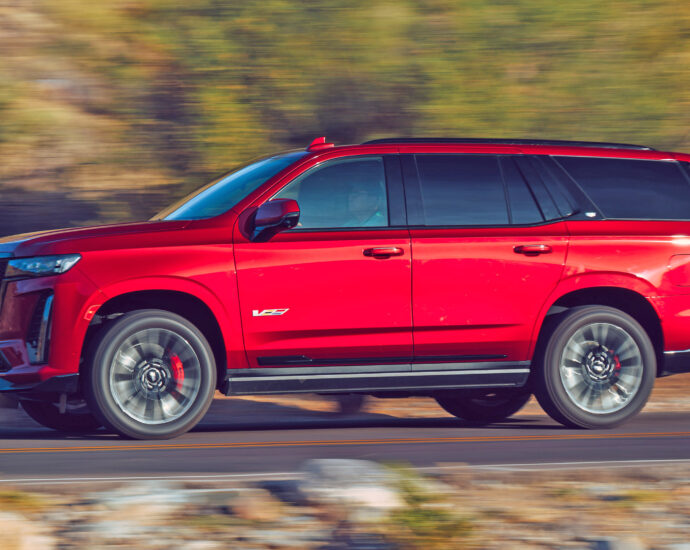 The Cadillac Escalade V-series on the run