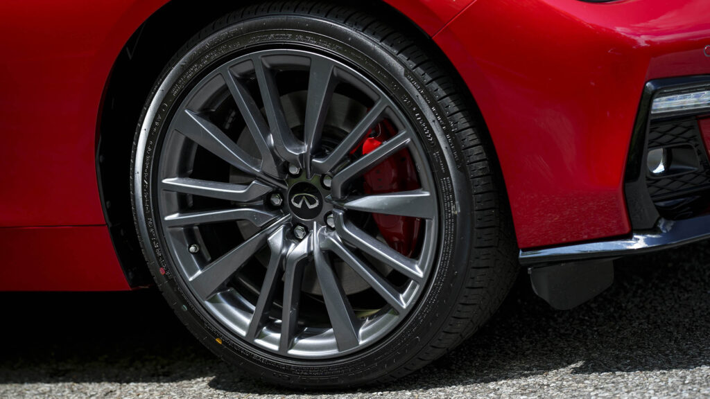 brembo brakes on Infiniti Q50.