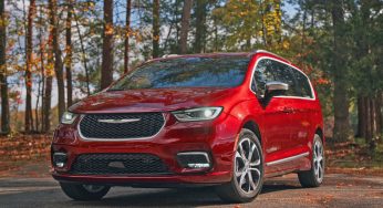 Chrysler Pacifica Pinnacle AWD.