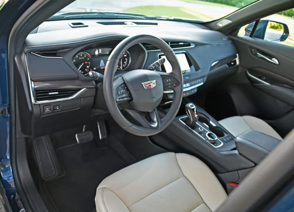 Me Cadillac Xt4 Awd Sport 011