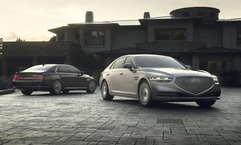 Genesis G90 front and rear