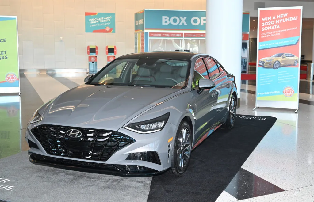 Hyundai Sonata Left 3/4