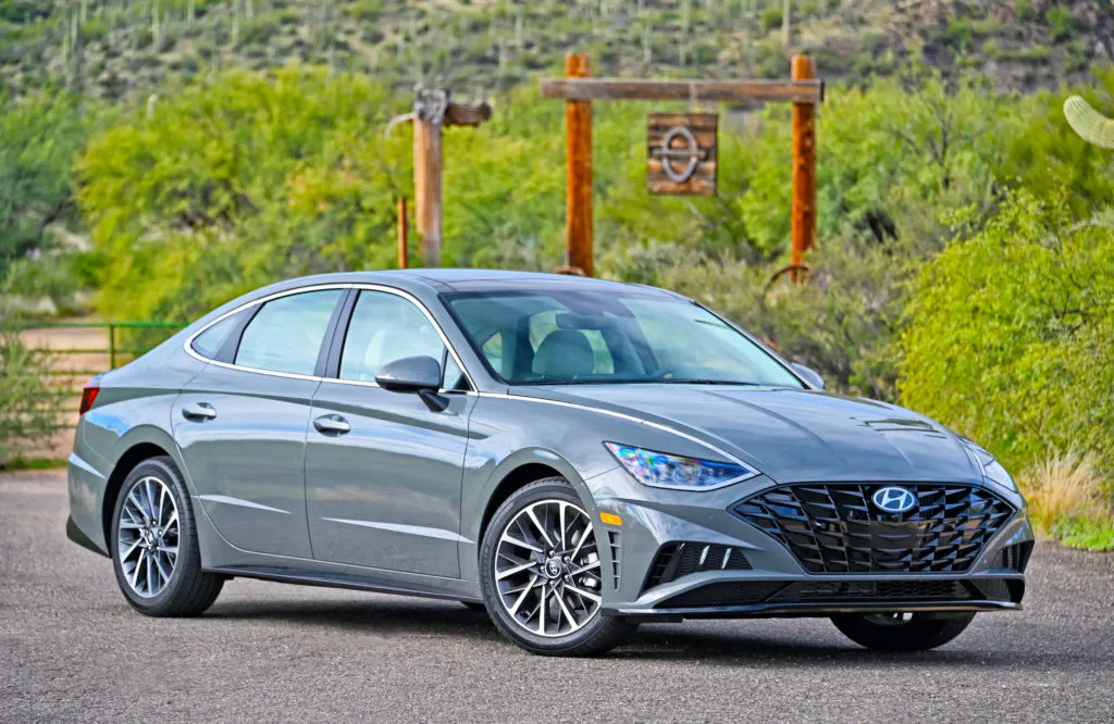 Hyundai Sonata Right View