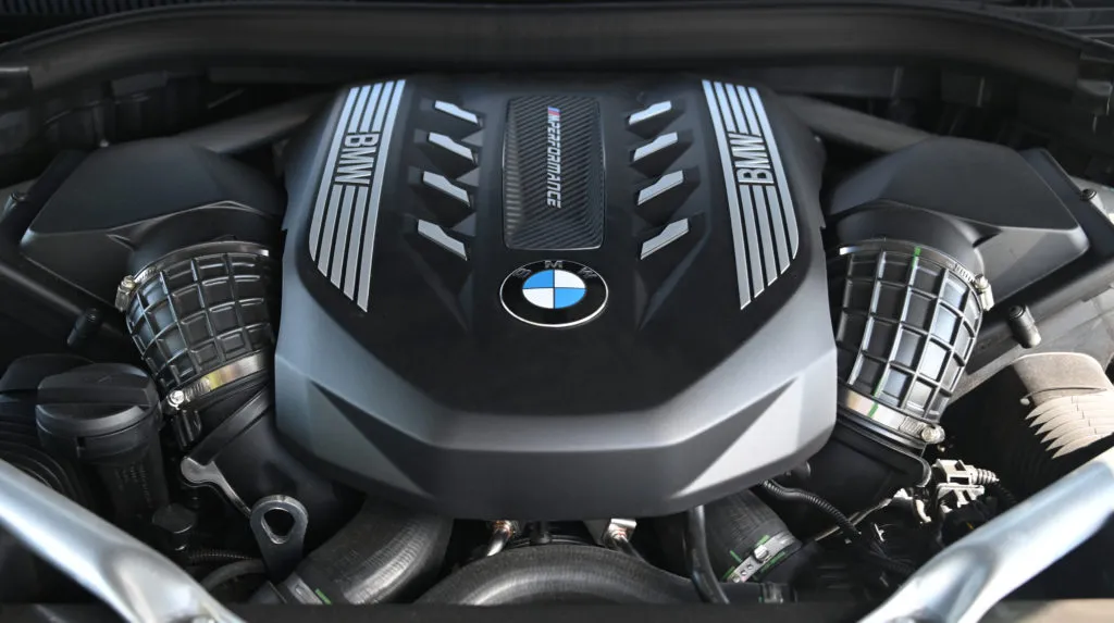BMW V8
