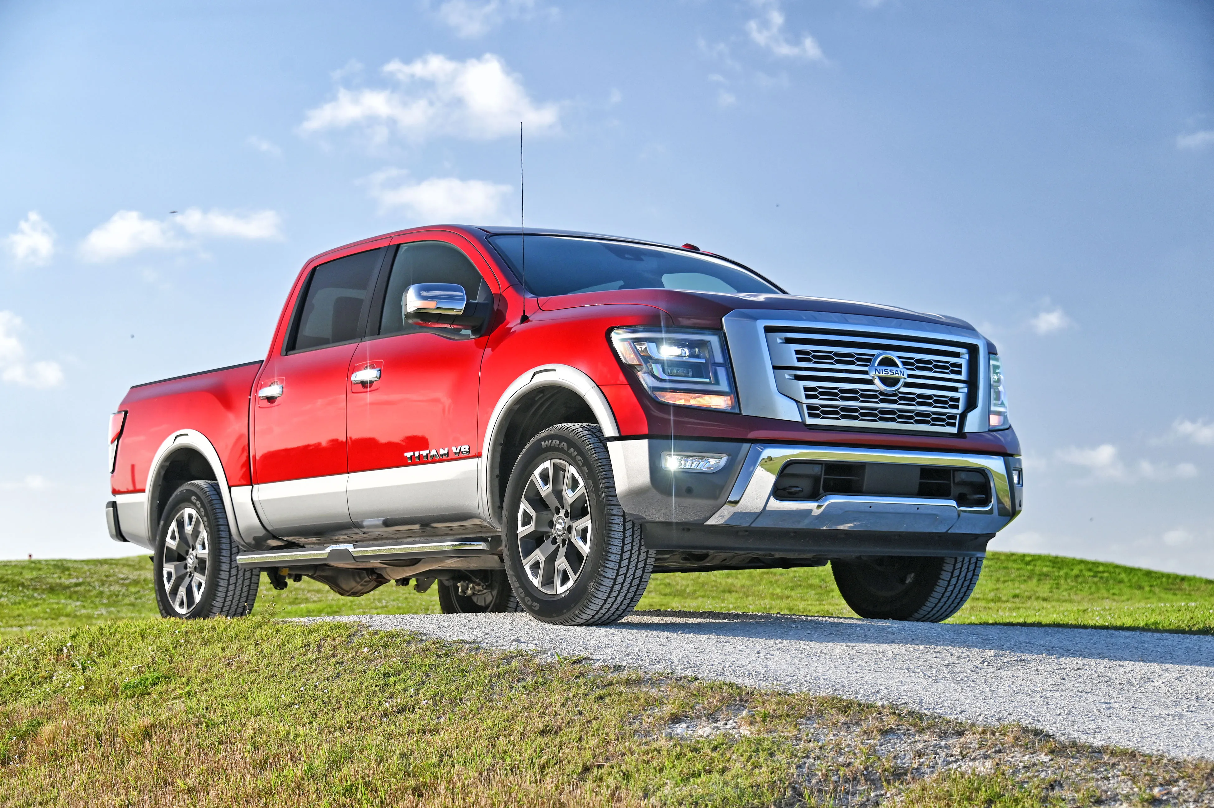 Titan 3/4 Beauty Shot