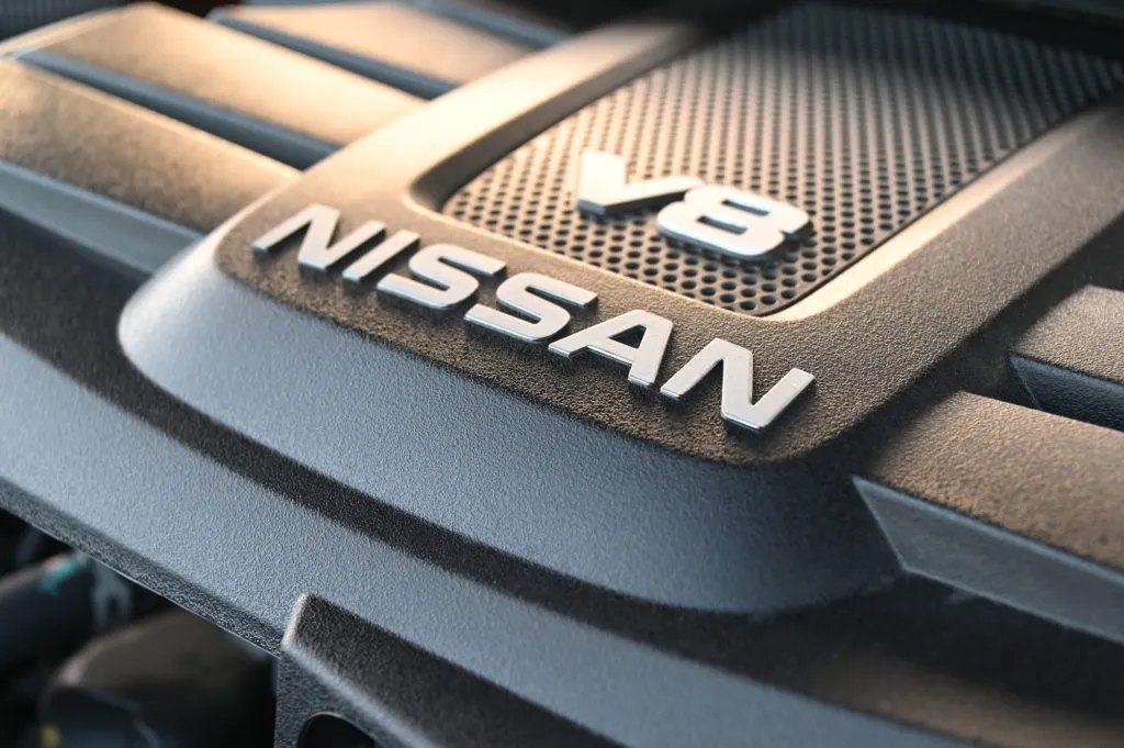 Nissan V8