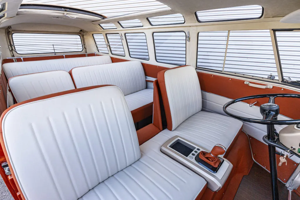 E-Bulli looking back