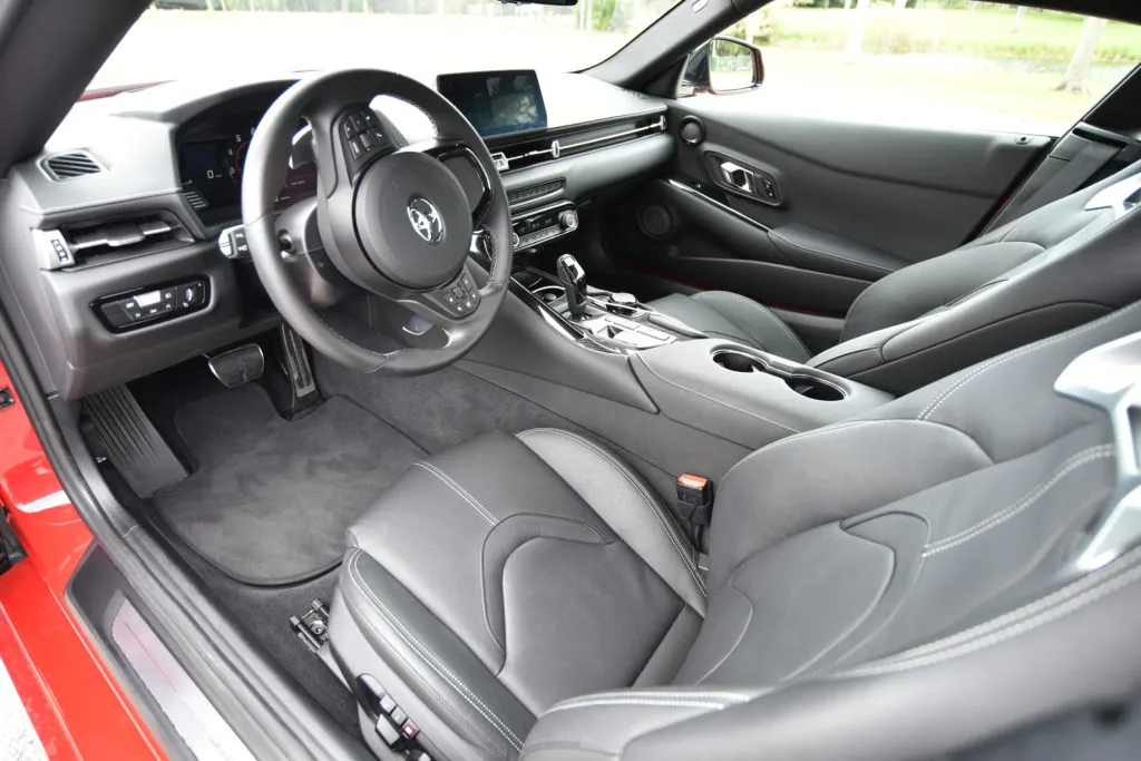Supra interior