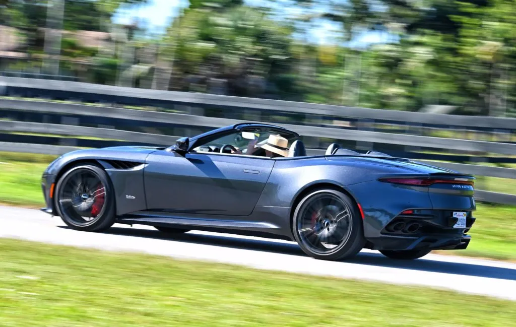 DBS Superleggera Volante