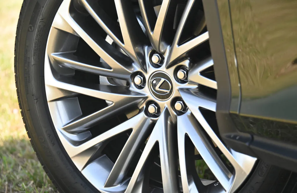 Lexus Wheel