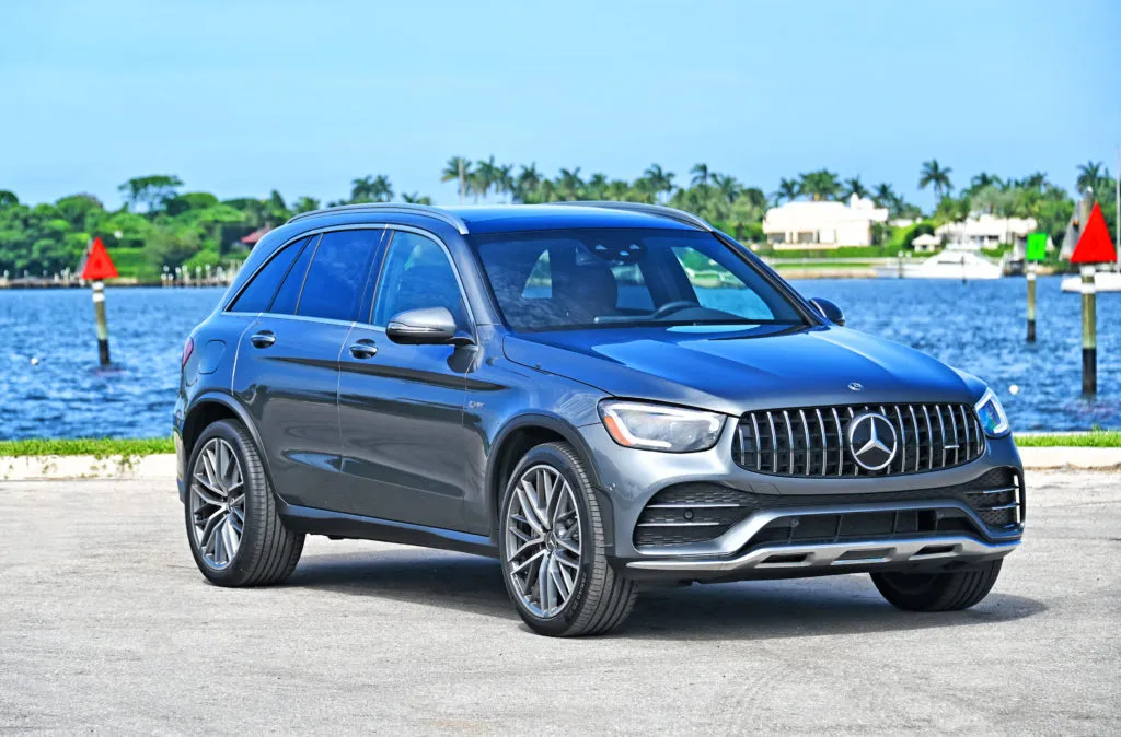 Mercedes GLC at the lagoon