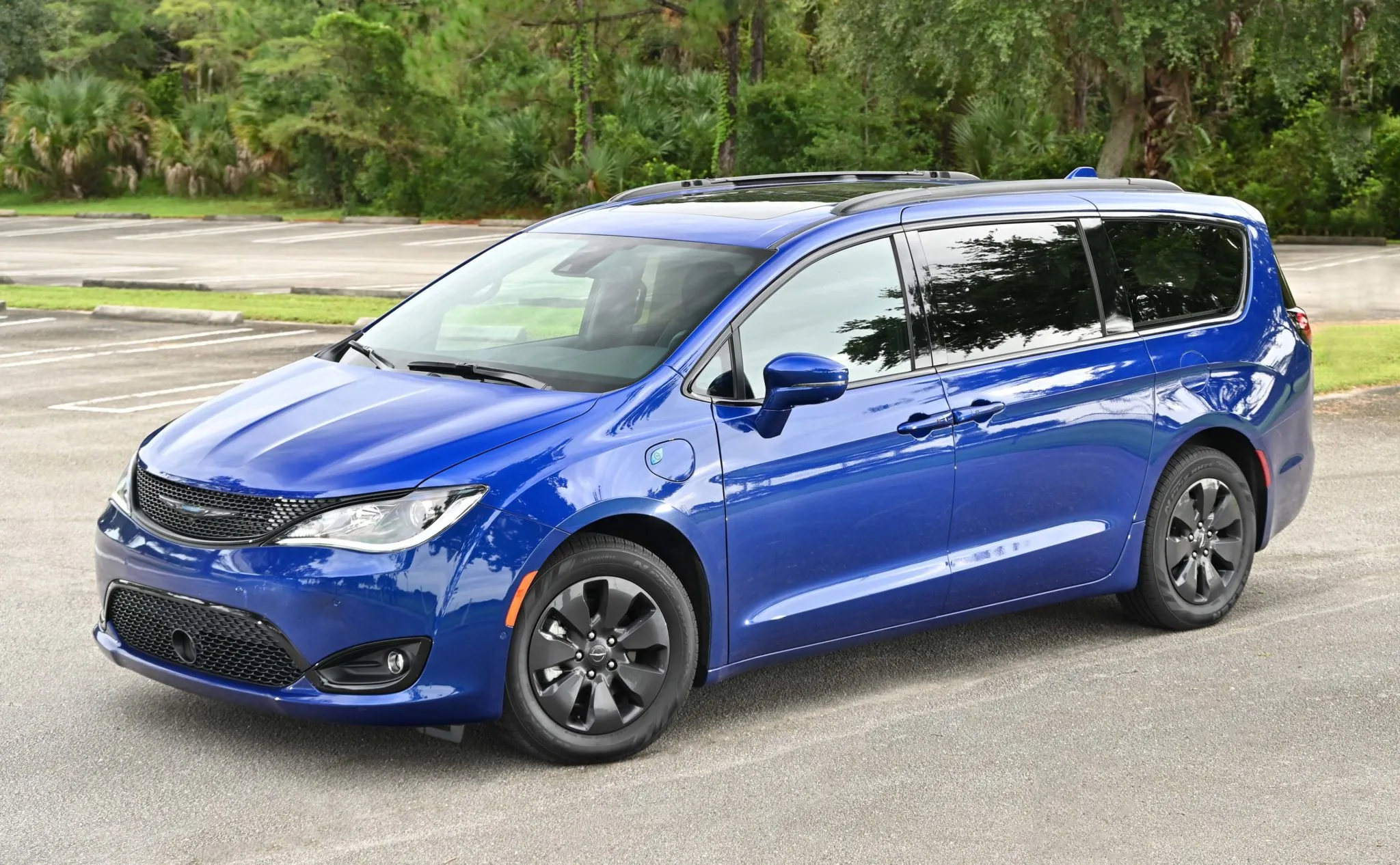 Chrysler Pacifica Hybrid hero