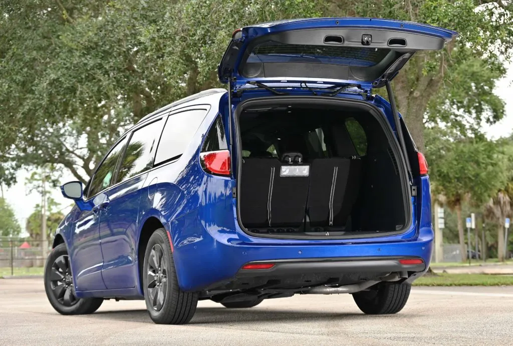 rear hatch open pacifica hybrid