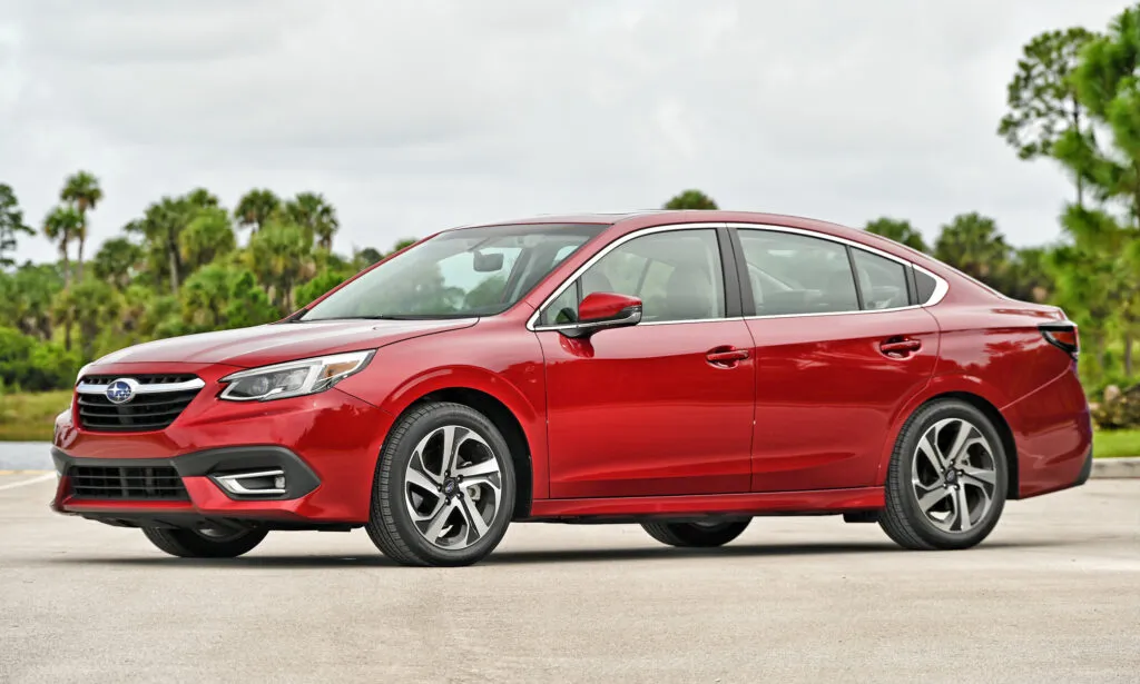 Subaru Legacy Side XT