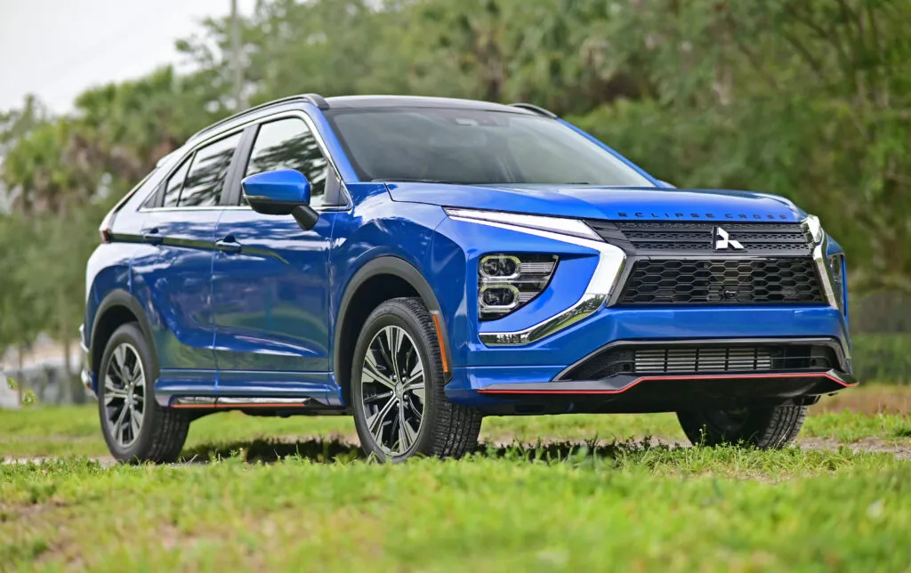 Mitsubishi Eclipse Cross Low angle