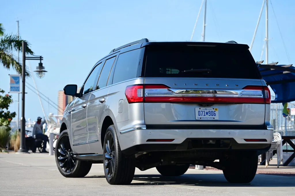 Lincoln Navigator rear