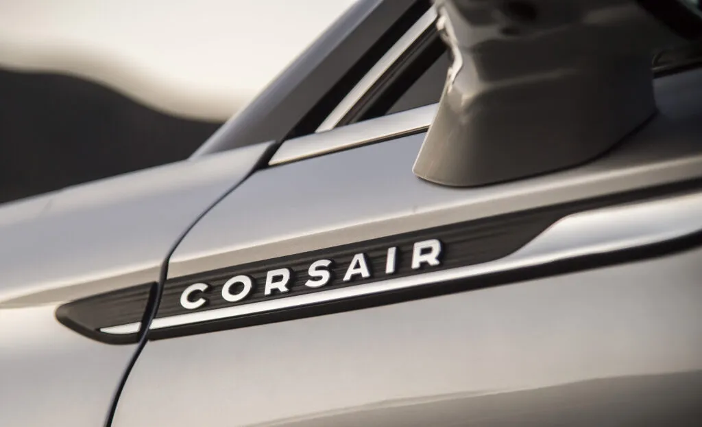 Lincoln Corsair logo