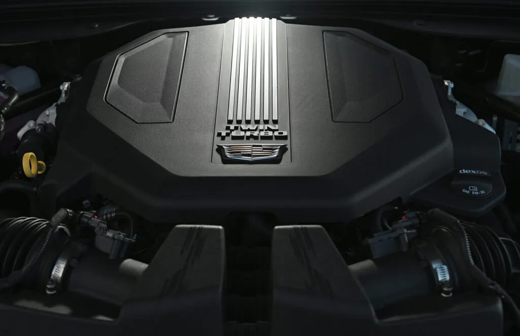 CT5V twin turbo Engine Picture