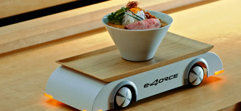 Rolling ramen noodles