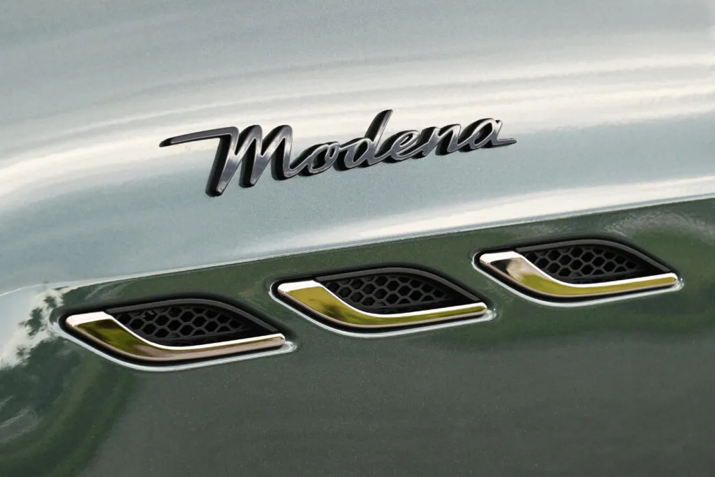 Modena Script