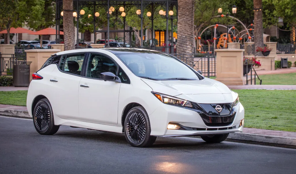 Nissan NY Auto Show Leaf
