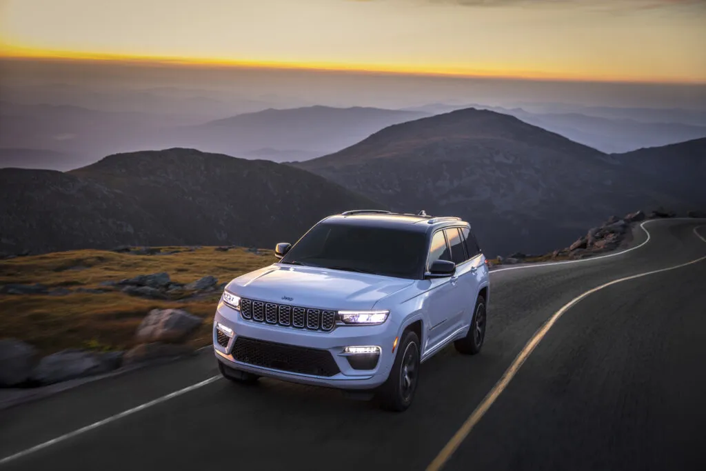 Grand Cherokee Summit