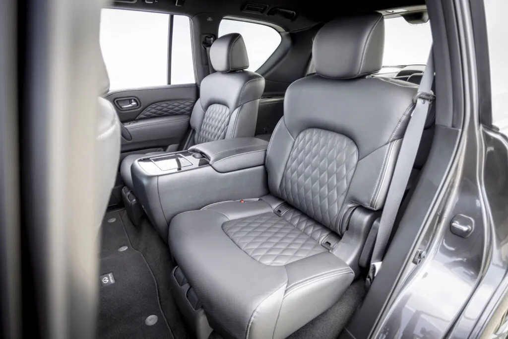 Infiniti QX80 Rear seat
