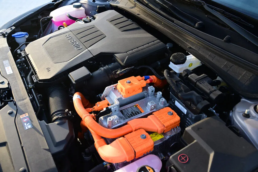 1.6 hybrid engine