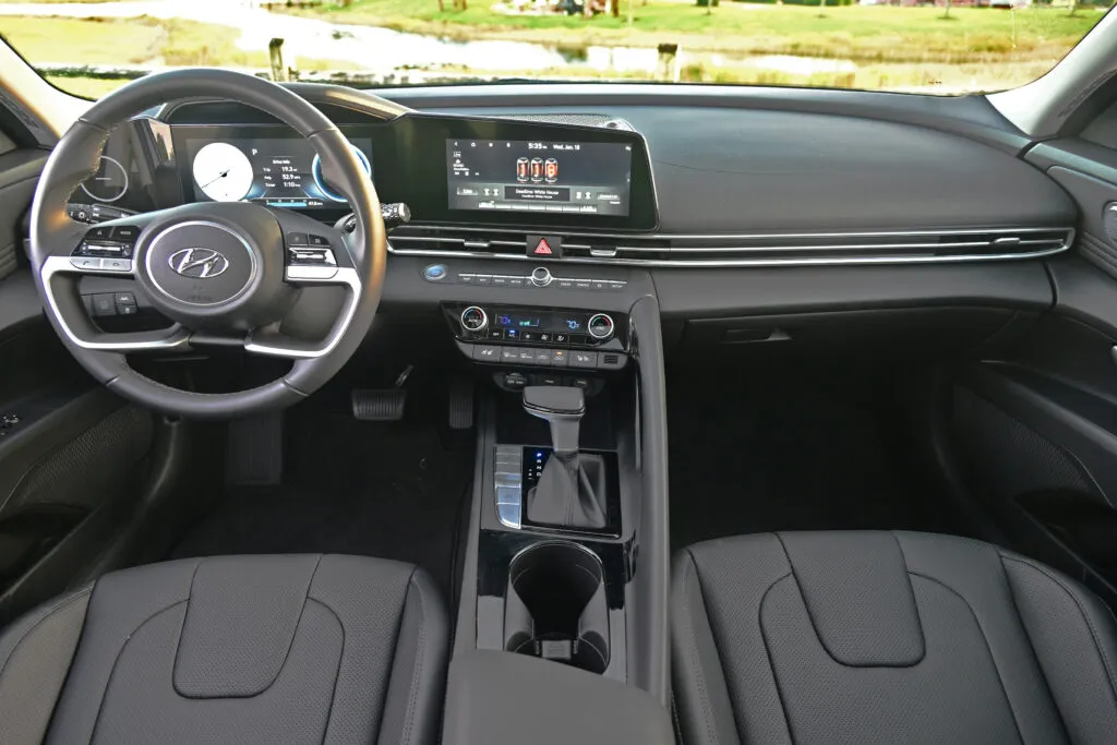 Elantra interior