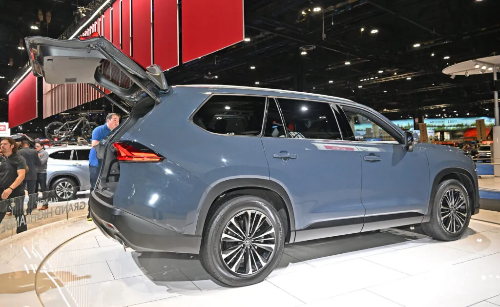 grand highlander rear