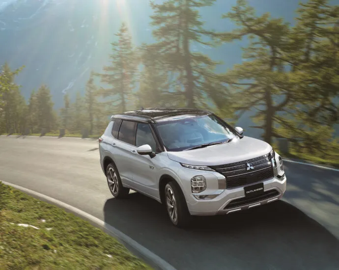 The All New Outlander Exterior Img 27 Source51 Source 1