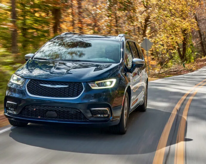 Road tripping in Pacifica Hybrid