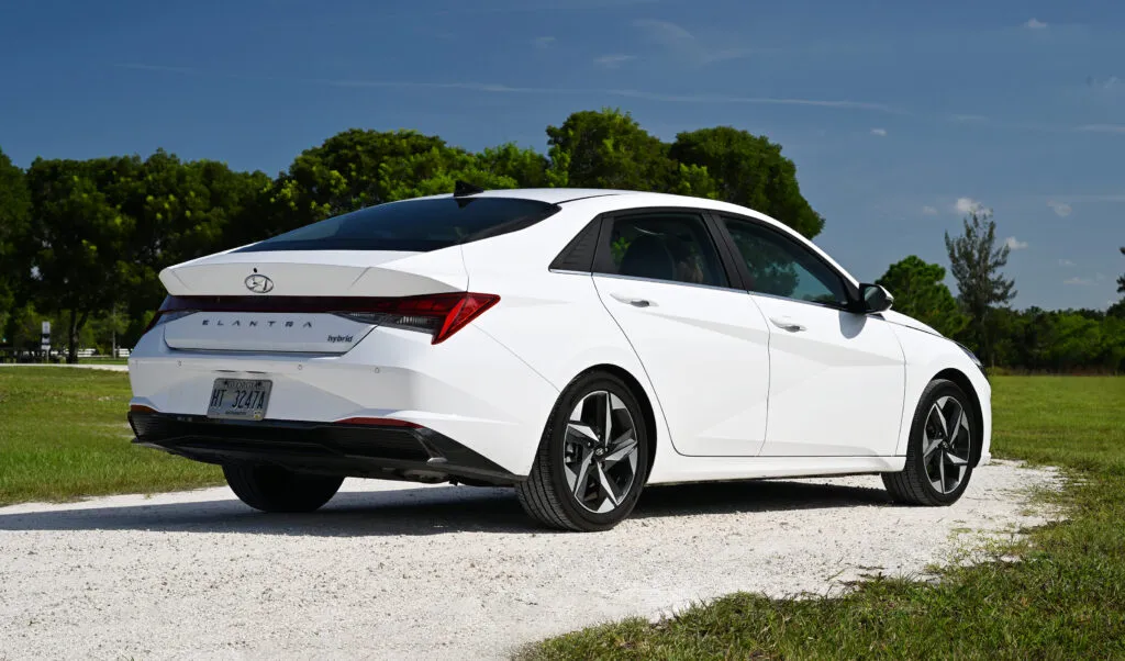 rear view Hyundai Elantra Limited Hybrid