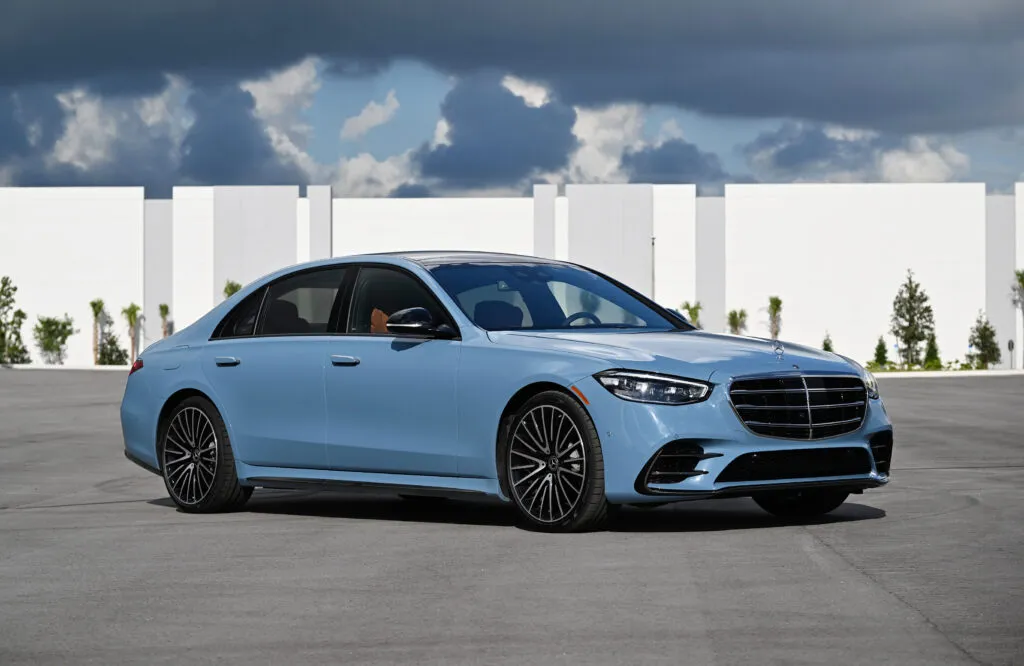 right side hero shot S580